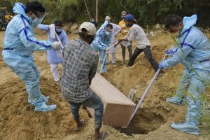 Pakar Kesehatan Ingatkan Ancaman COVID-19 Dari Negara Tetangga