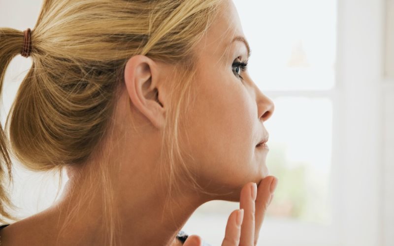10 Tips Mengatasi Rahang yang Sering Kaku di Pagi Hari